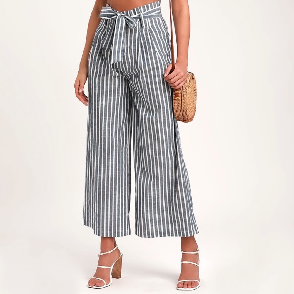 Lulus blue and white striped paperbag waist pants
